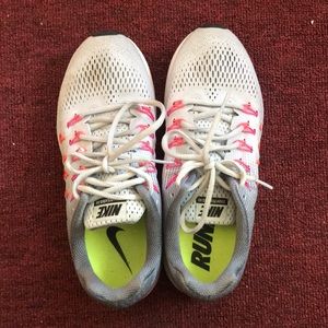 Nike zoom tennis shoes